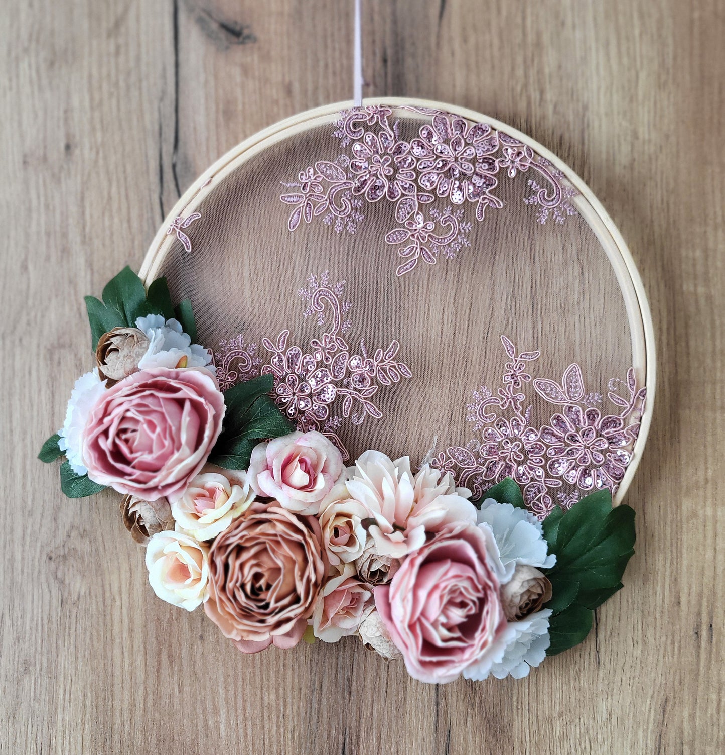 Rózsaszín csillámos csipkés virág keret