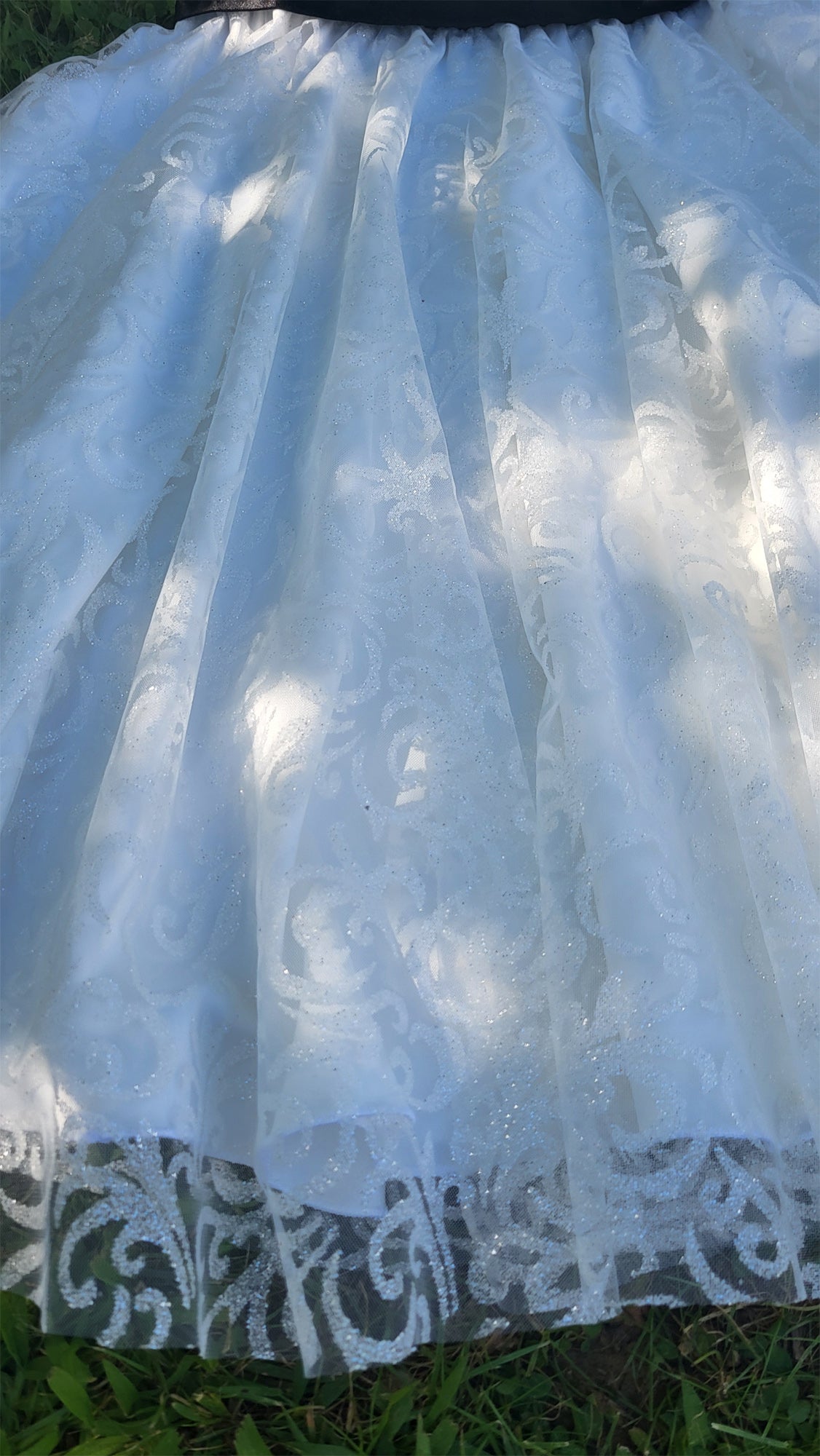 Tündöklő fehér szoknya